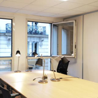 Bureau privé 16 m² 4 postes Coworking Rue des Petits Hôtels Paris 75010 - photo 1